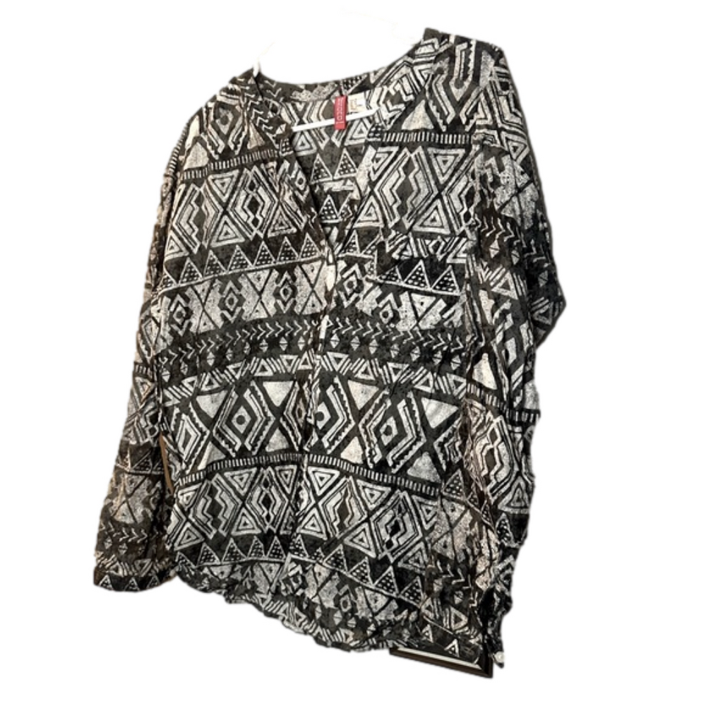 Black and white Aztec print button down size 8 divided